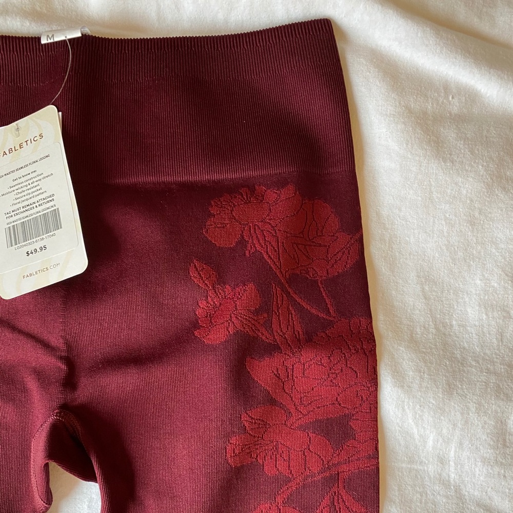NWT Fabletics Legging